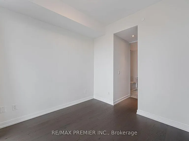 488 University Ave #3201 — Photo 11