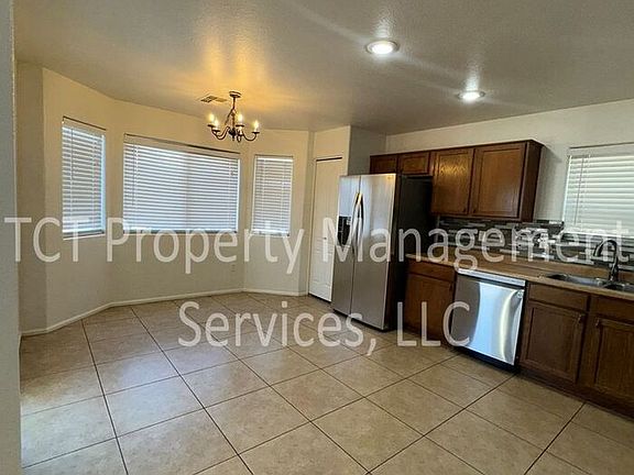 3rd image of 28579 N Dolomite Ln
