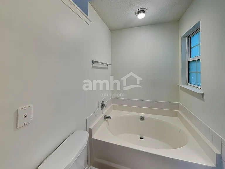 1106 Kerry Greens Dr — Photo 14