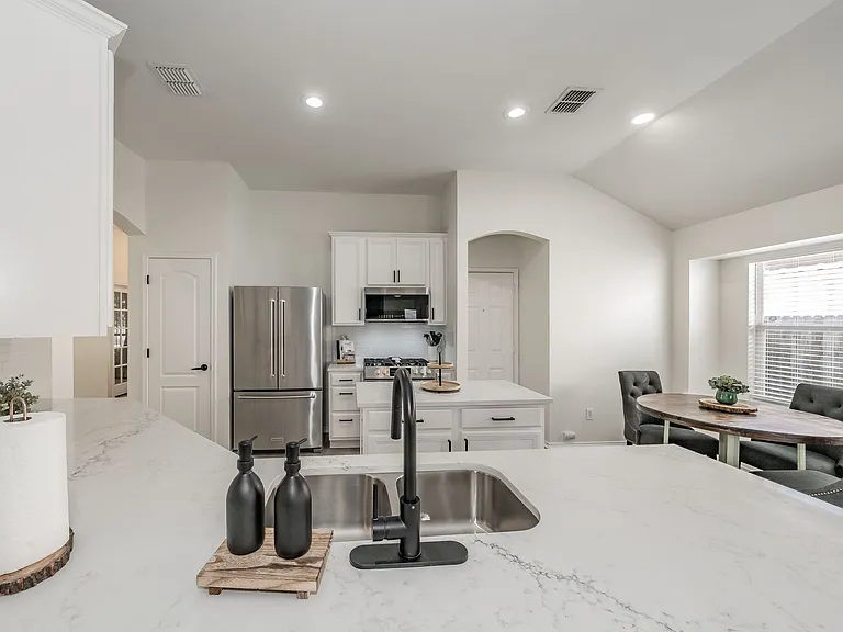 9040 Weller Ln — Photo 12