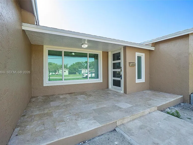 4914 SW 90th Ave — Photo 31