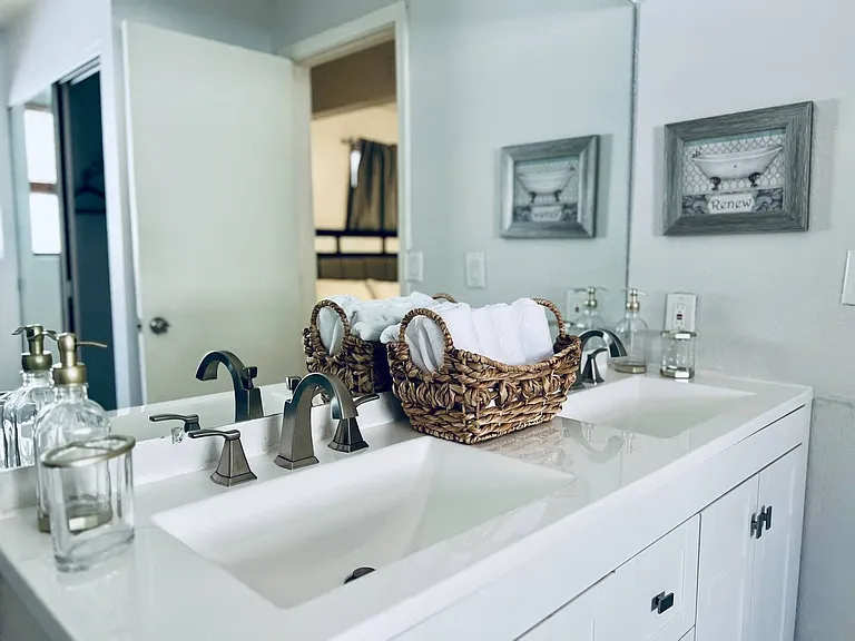 1505 Hialeah Dr — Photo 33