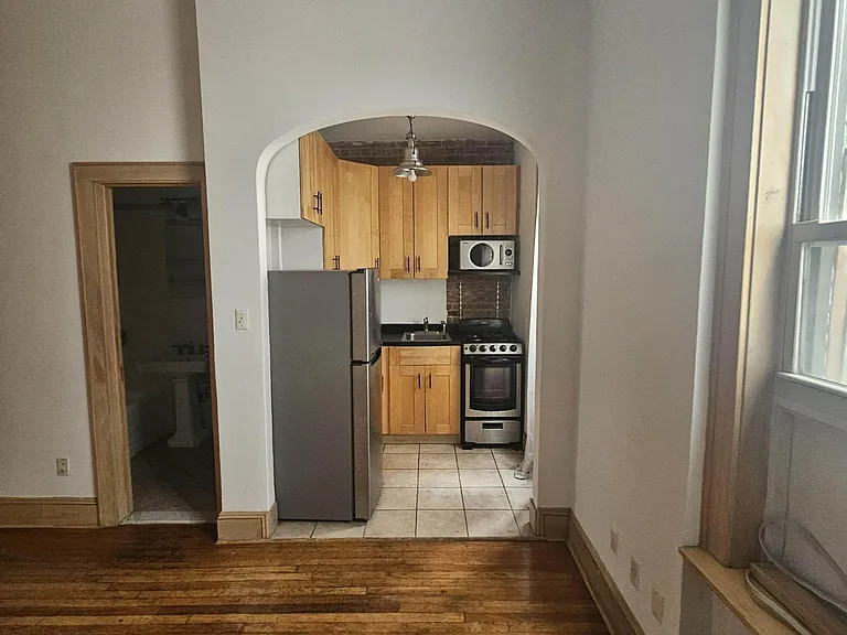 103 W 69th St #4D — Photo 3