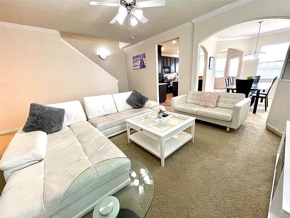 5th image of 11427 Champions Green Dr