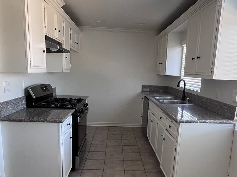 La Villa Descanso Apartments — Photo 10