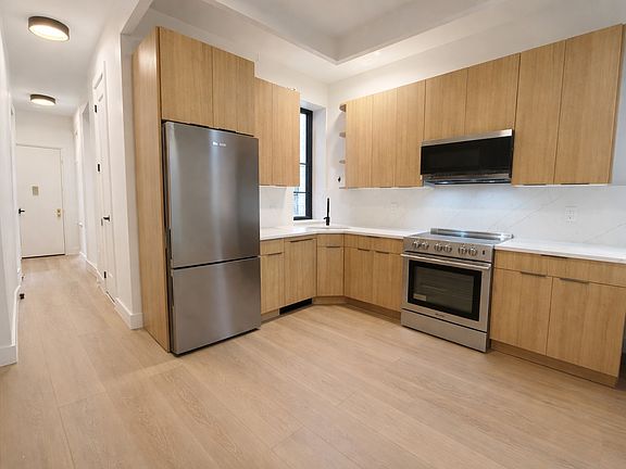 5th image of 785 Franklin Ave #3L