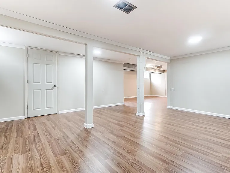 71 Lucas Dr — Photo 49