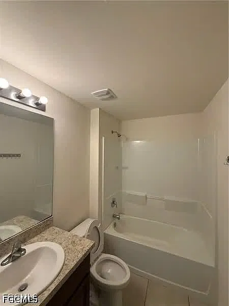 3 bed, 2.0 bath, 1378 sqft, $2,000 — Photo 4