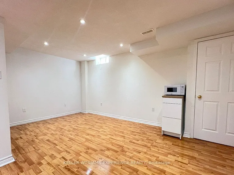 44 Alpine Cres #BASEMENT — Photo 6