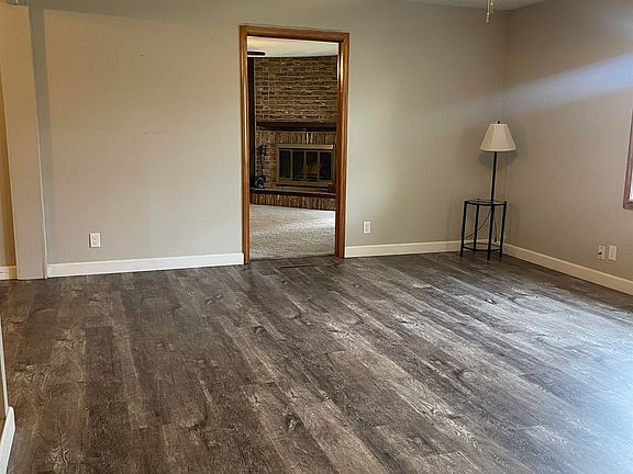 4th image of 1700 Cherry Ln
