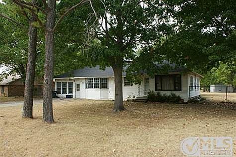 4th image of 4810 W Park Row Blvd