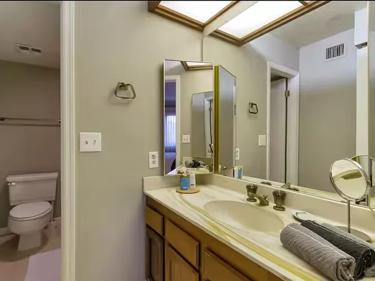 7647 E Medlock Dr — Photo 21