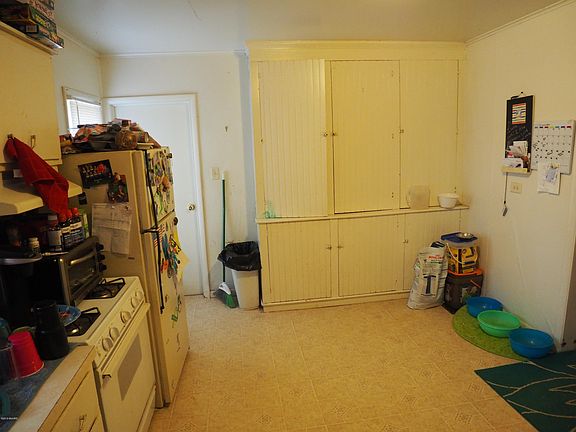 4th image of 229 E Superior St
