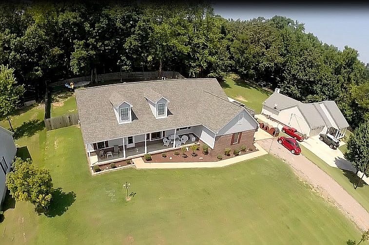 2nd image of 1072 Nelson Dr