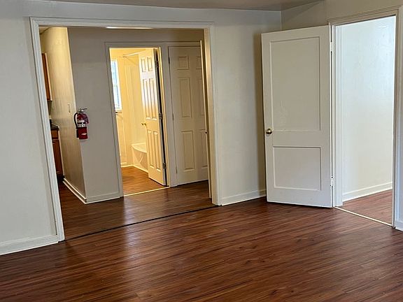 4th image of 125-131 N West St #F8e031209