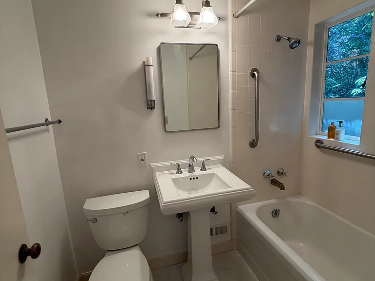 Guest Bathrooom