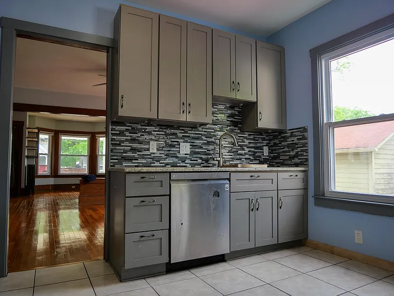 1193 Hall Ave — Photo 5