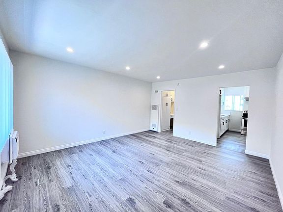 4th image of 251 S Loma Dr #32