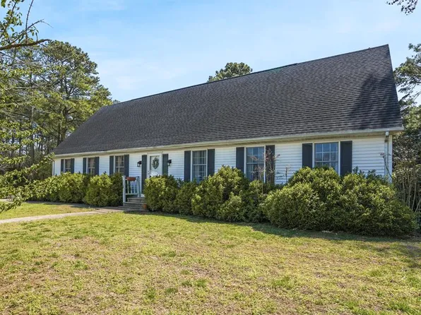 24385 Dix Farm Dr, Accomac, VA 23301