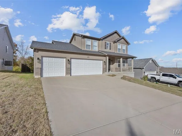 1371 Durham Dr, Herculaneum, MO 63048