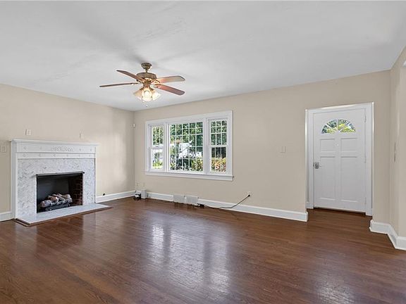 3rd image of 2213 Wildwood Rd