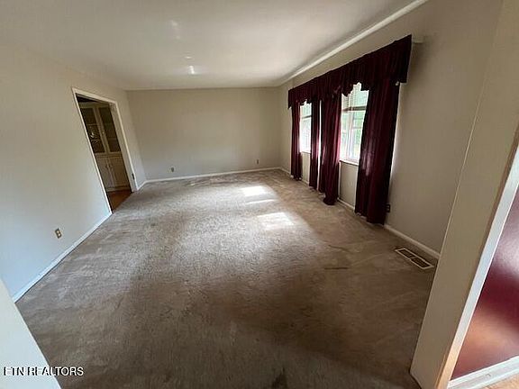 5th image of 7713 Luxmore Dr