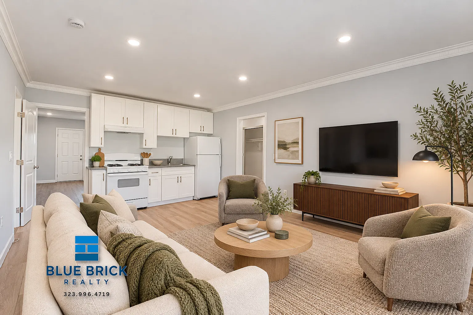 Charming 2-Bedroom Near Crenshaw Blvd & Local Shopping — Photo 1