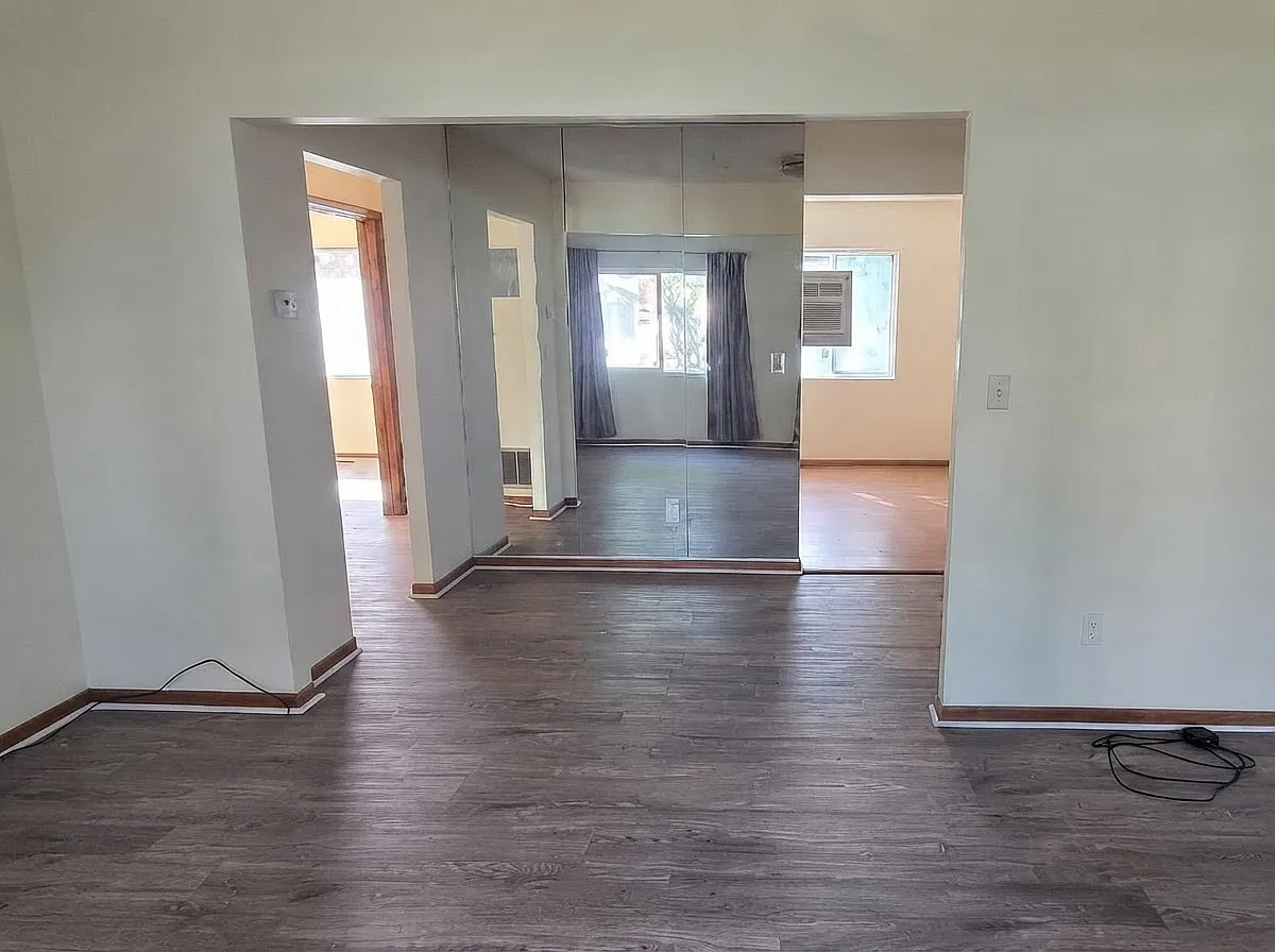 2 bed, 884 sqft, $2,350 — Photo 3
