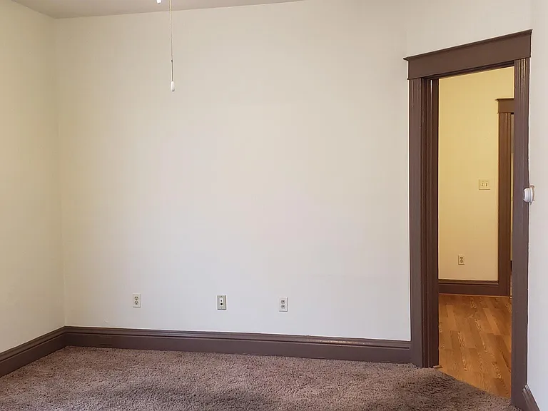 213 S Ridge St — Photo 4