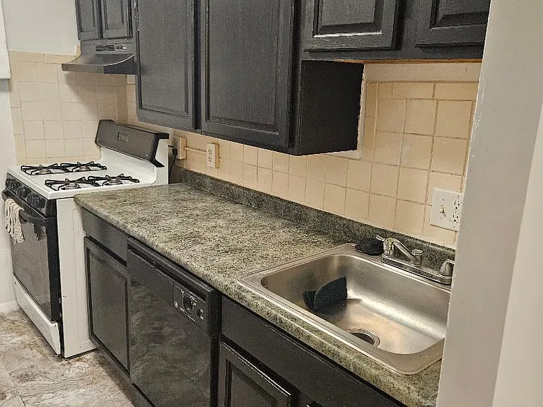 3936 Stone Gate Dr #D — Photo 26