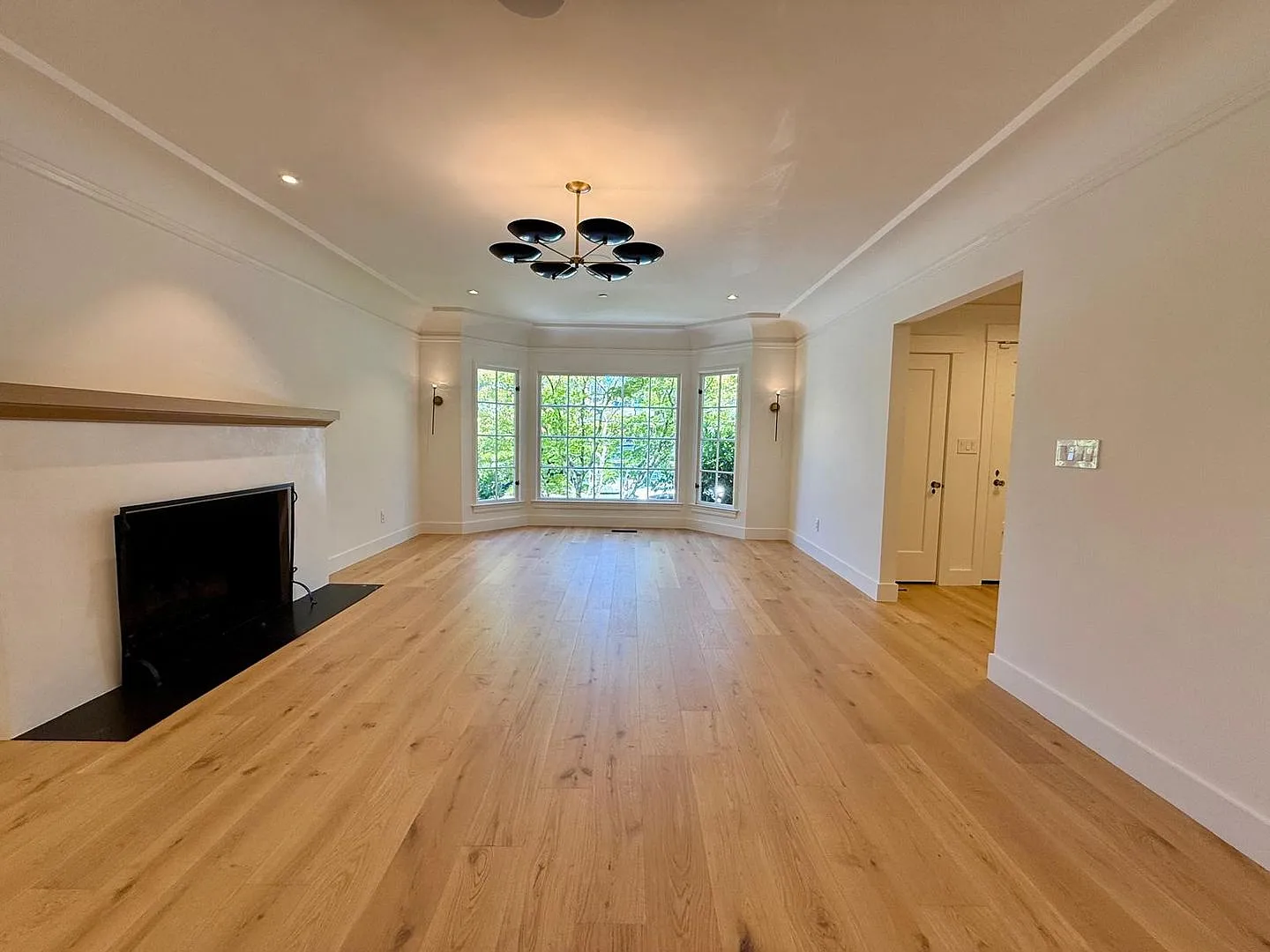 Stunning Fully Renovated 5-Bedroom 4-Bath Home in Larkspur's Coveted Baltimore Park — Photo 3