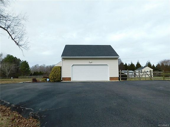 4th image of 5620 Gentry Dr