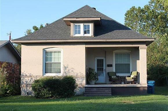 1st image of 1025 E Seminole Ave