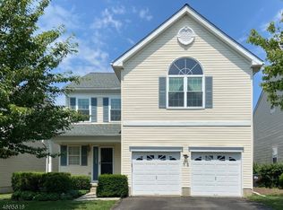 367 Hamilton Dr, Stewartsville, NJ