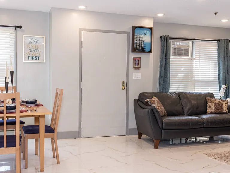 305B8 S Main St #B8 — Photo 16