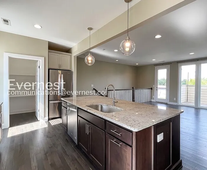 1302A Montgomery Ave — Photo 7