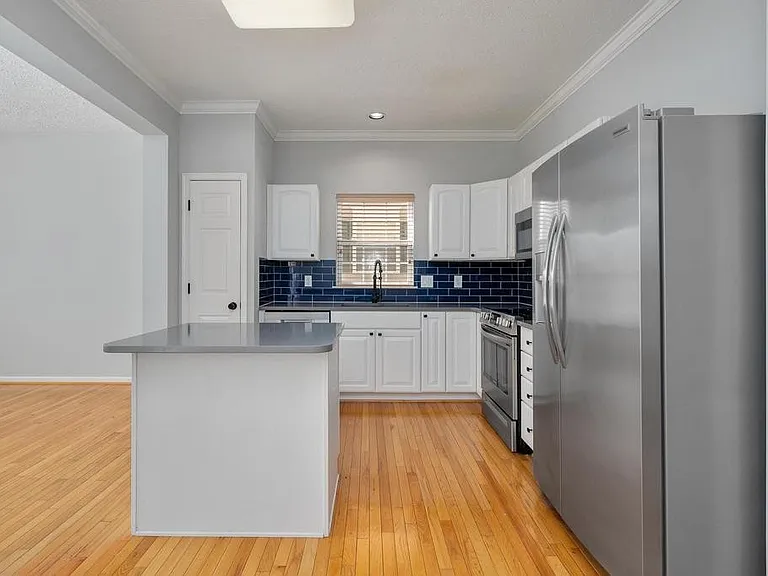7333 Althorp Way — Photo 7