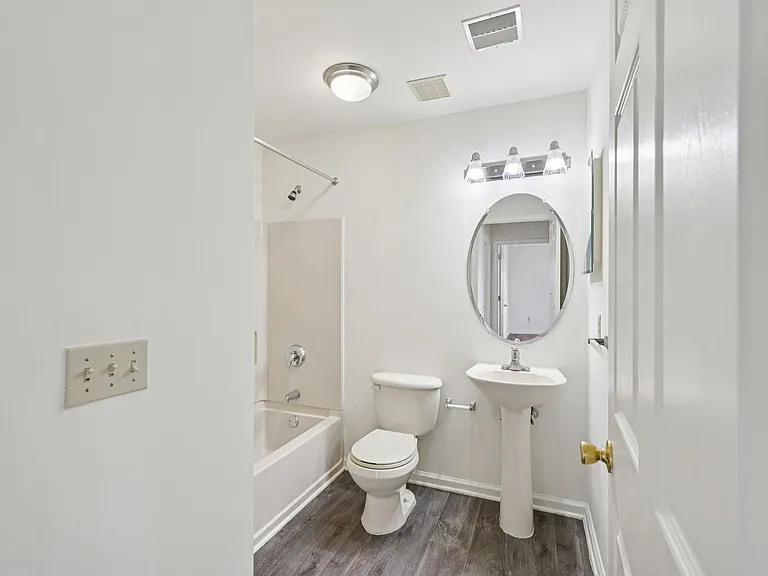 Spring Creek Apartments — Photo 76