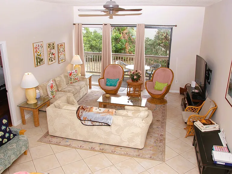 1091 Lake House Cir #105 — Photo 4