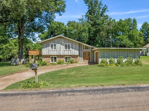 1532 Christine Cv, Covington, TN 38019