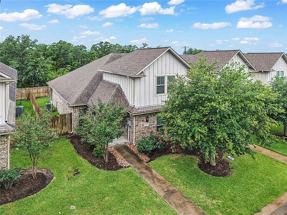 2nd image of 3116 Claremont Dr