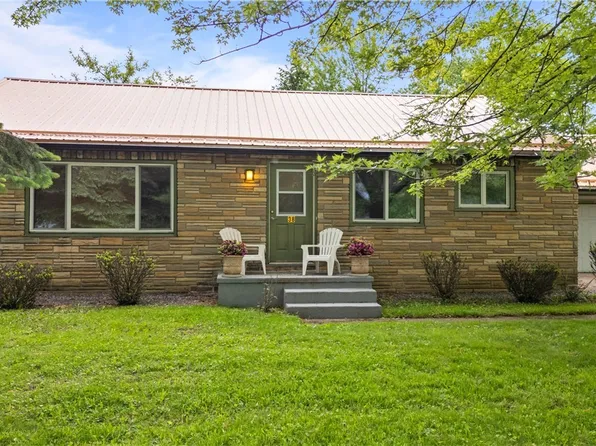 38 Carol Ave, Fredonia, NY 14063