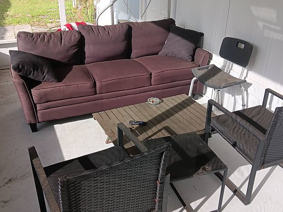3rd image of 839 E Colonial Cir
