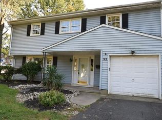 92 Sharon Ct, Metuchen, NJ 08840