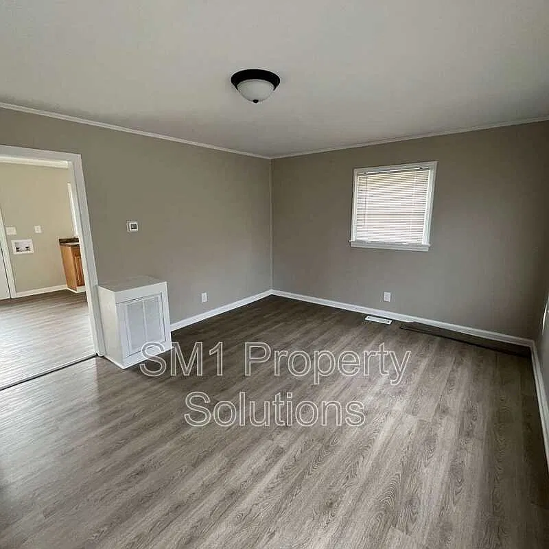 2 bed, 1.0 bath, 672 sqft, $1,175 — Photo 2