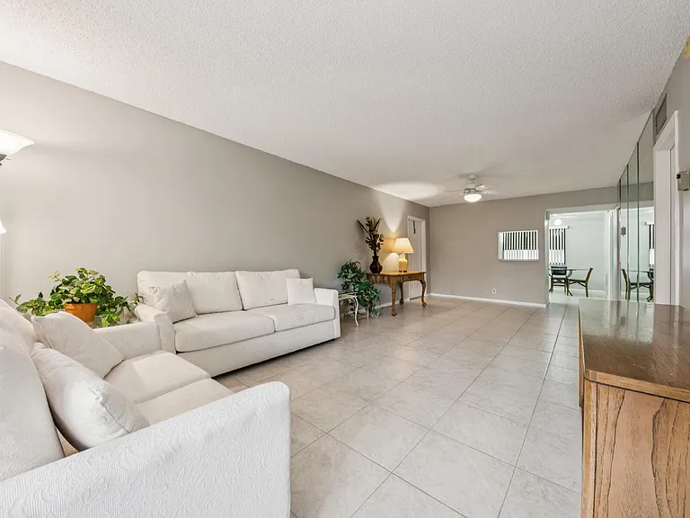 5040 Rose Hill Dr #204 — Photo 4