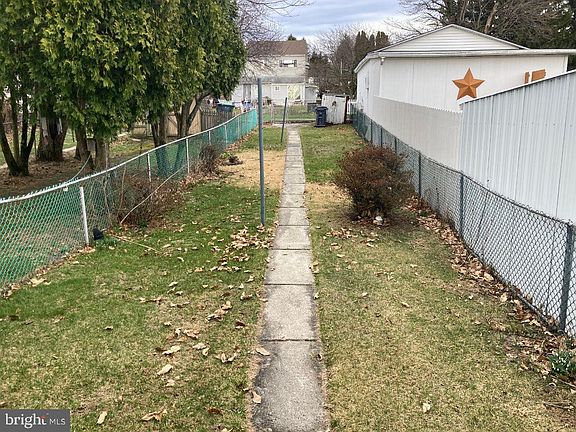 2nd image of 143 N Railroad Ave