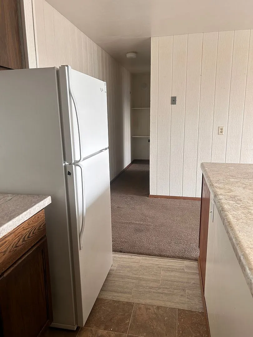 910 Richard Drive — Photo 2