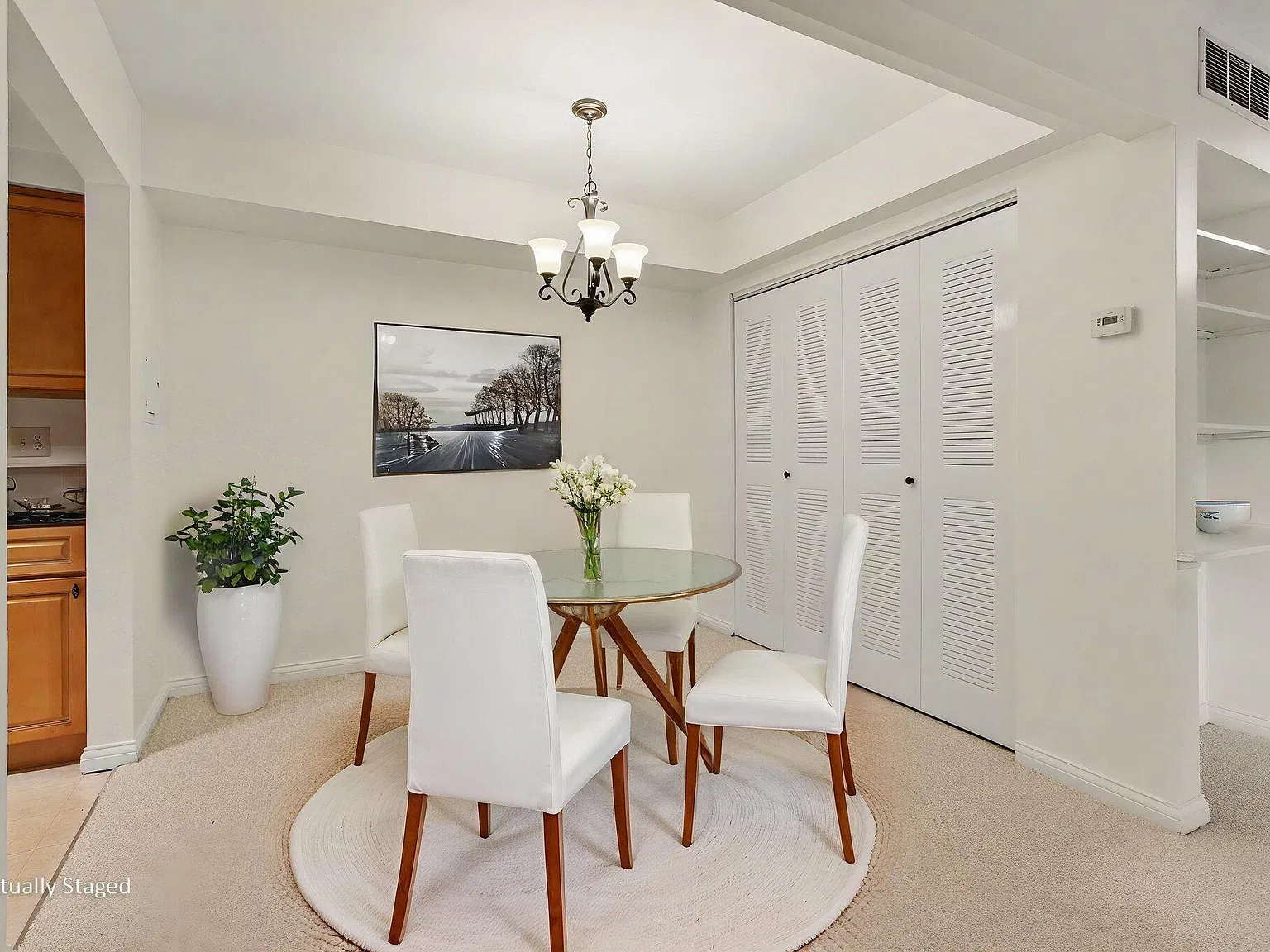 2 bed, 1.0 bath, 800 sqft, $1,800 — Photo 4
