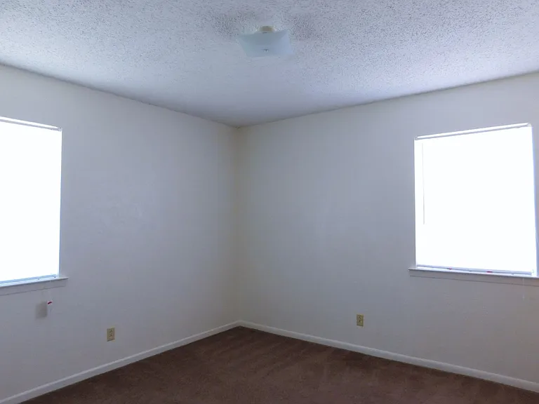 1503 Janis Dr — Photo 9
